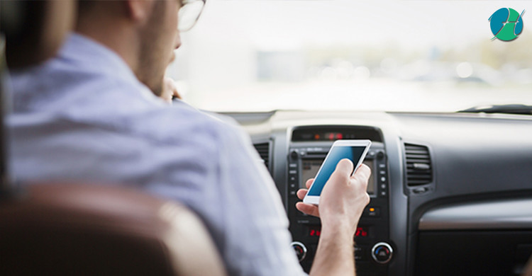 What are Common Causes of Distracted Driving? | HealthSoul